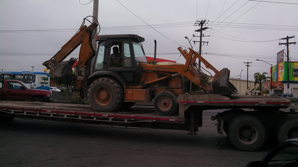 Renta de Retroexcavadora Case 580 en Durango