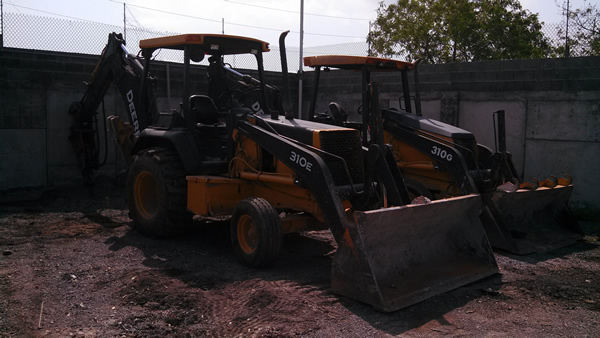 Renta de Retroexcavadora John Deere 310 en Durango